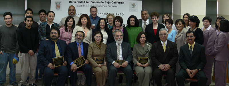 Ceremonia-de-reconocimiento-a-la-lealtad-y-pertenencia-universitaria.-Imagen-cortesía-IIS.JPG