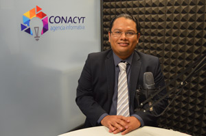 Ivan Heredia durante la entrevista en Radio con Ciencia