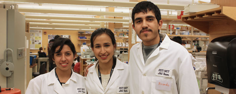 banner estudiantes mexicanos estancias MIT harvard